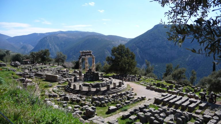 منطقه باستانی در شهر دلفی